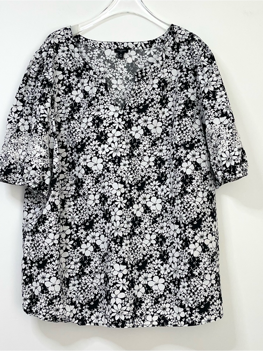 Talbots Plus Women's Black & White Floral V-Neck Top